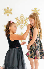 Load image into Gallery viewer, NEW!! Snazzy Santa - Holiday 4PC Mineral Makeup Kit: Snazzy Santa