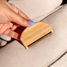 Load image into Gallery viewer, Bamboo Travel Lint Remover
